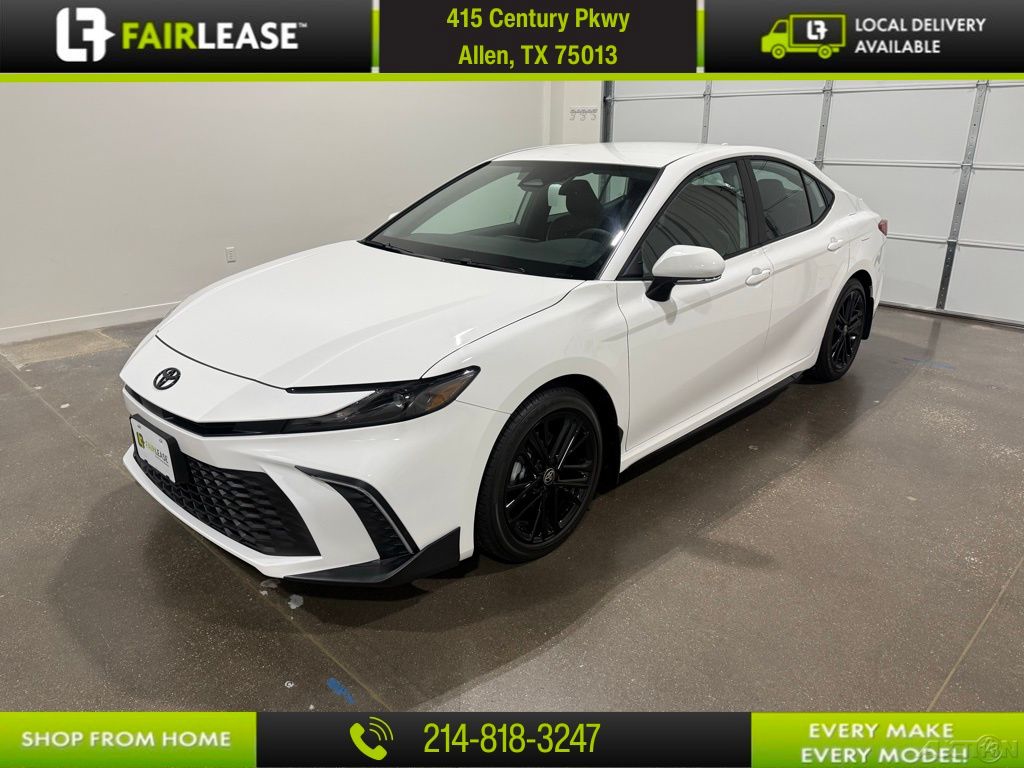 2025 Toyota Camry SE's photo