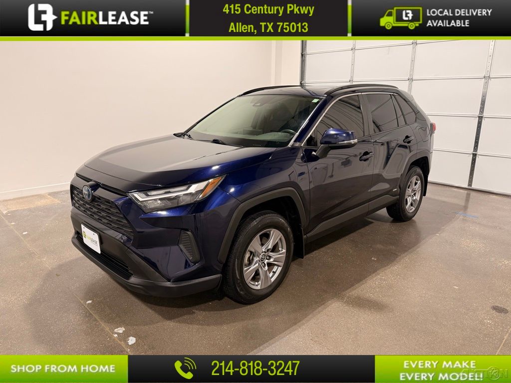 2022 Toyota RAV4 XLE's photo