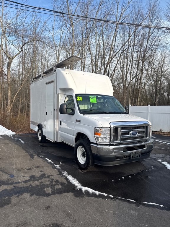 2021 Ford E-Series Cutaway Base's photo