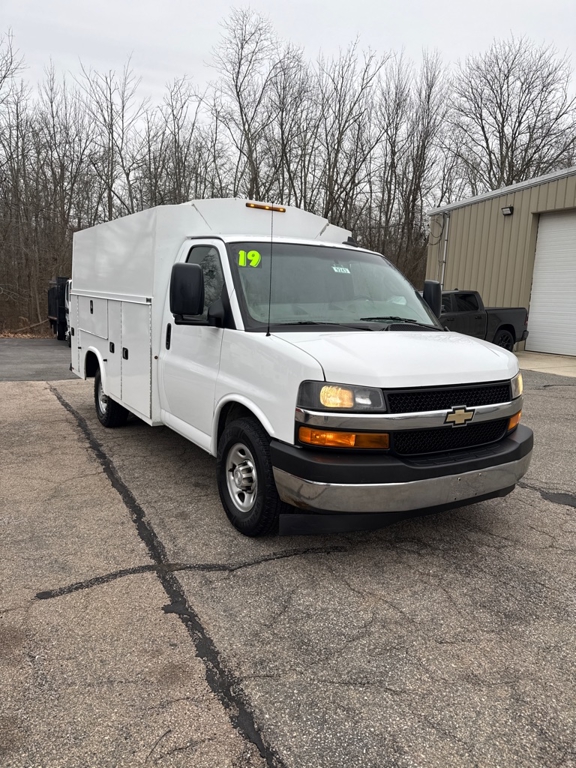 2019 Chevrolet Express Cutaway Base's photo
