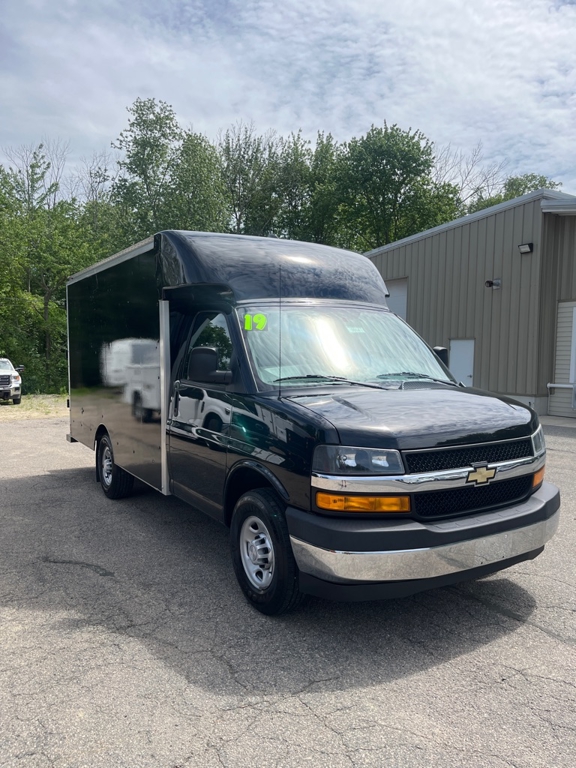 2019 Chevrolet Express 3500 Box Truck