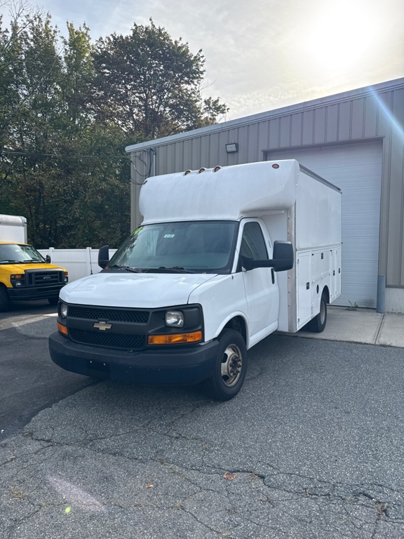 2014 Chevrolet Express Cutaway Base's photo