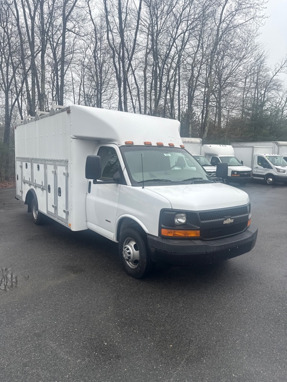 2006 Chevrolet EXPRESS G3500 utility box