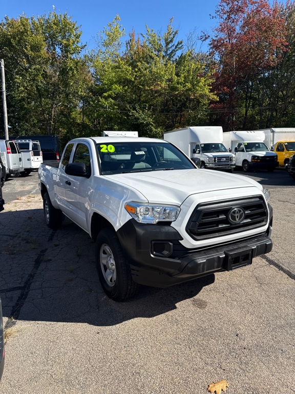 2020 Toyota Tacoma SR's photo