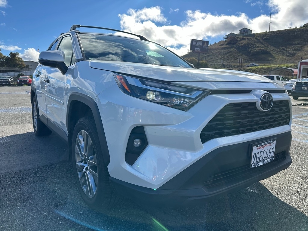 2023 Toyota RAV4 XLE Premium's photo
