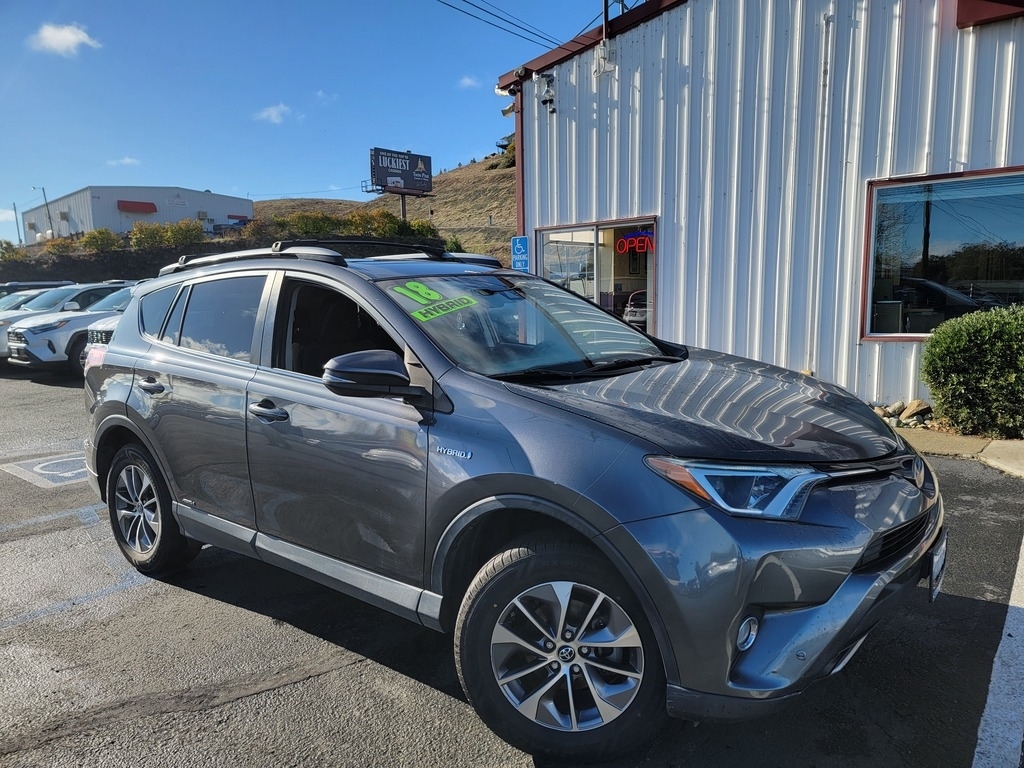 2018 Toyota RAV4 XLE's photo