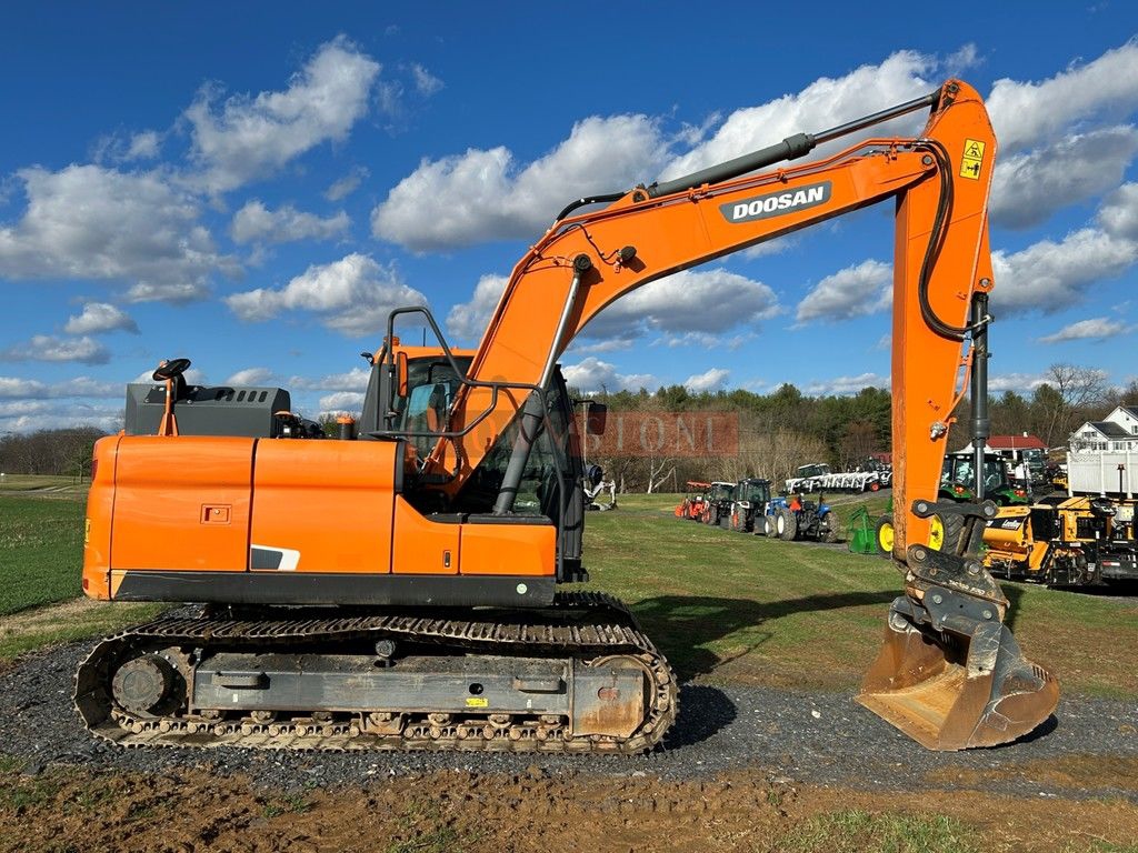 2022 Doosan DX140LC-5