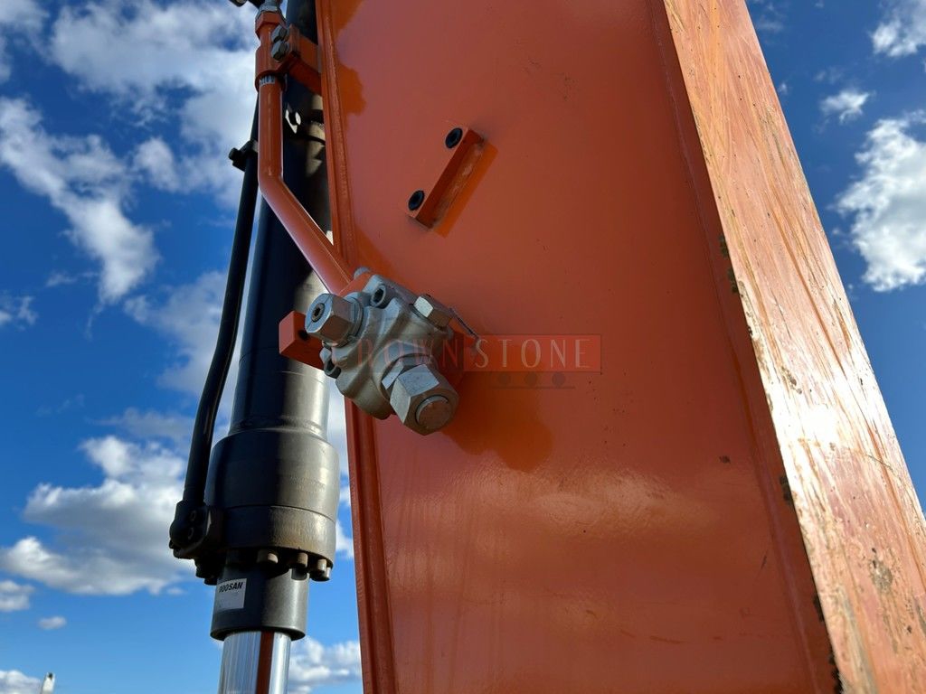 2022 Doosan DX140LC-5