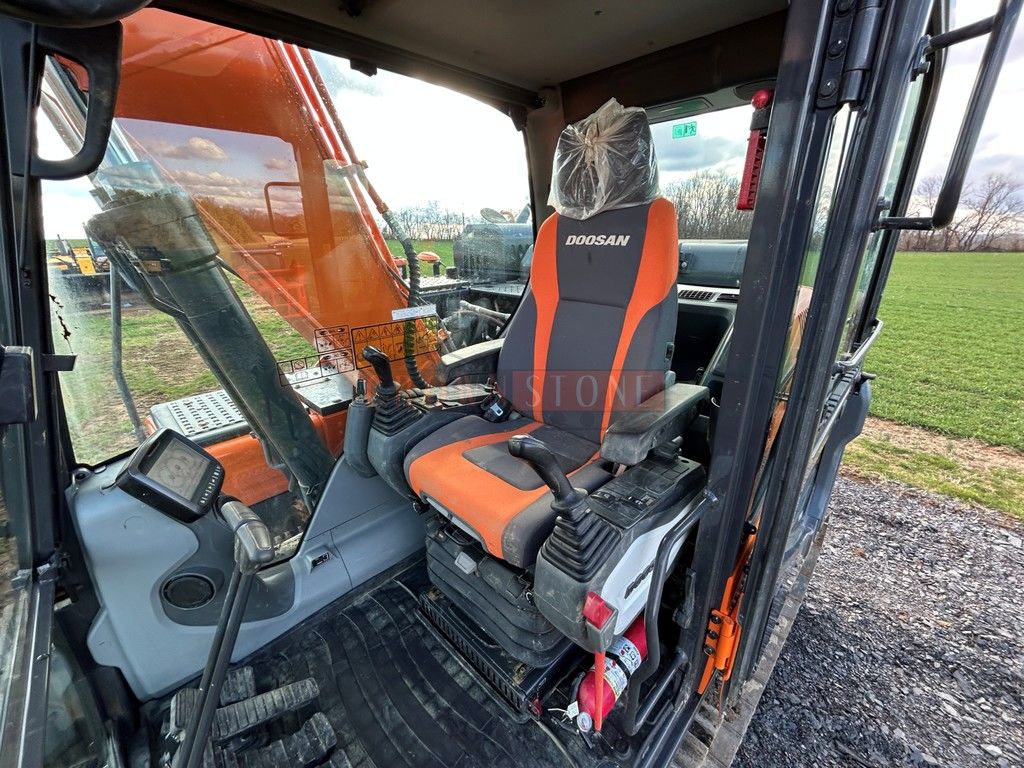 2022 Doosan DX140LC-5