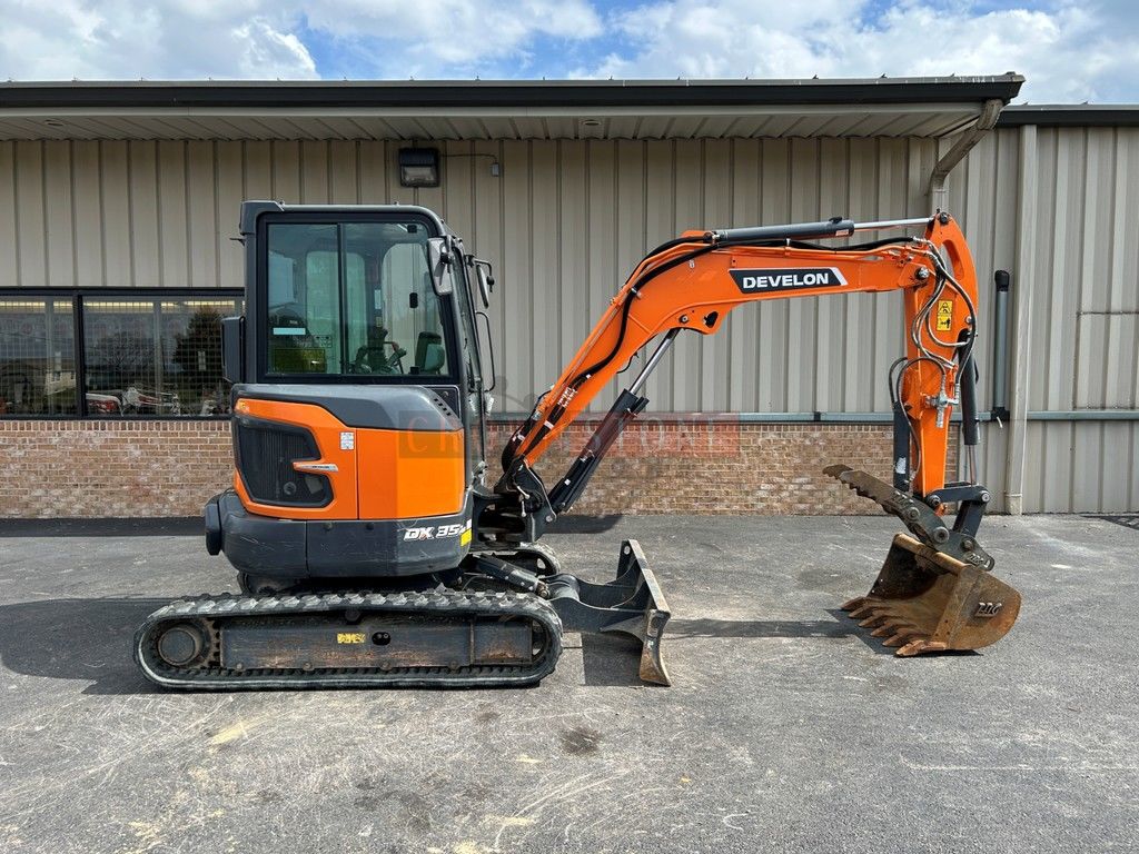 2023 Develon DX35Z-7