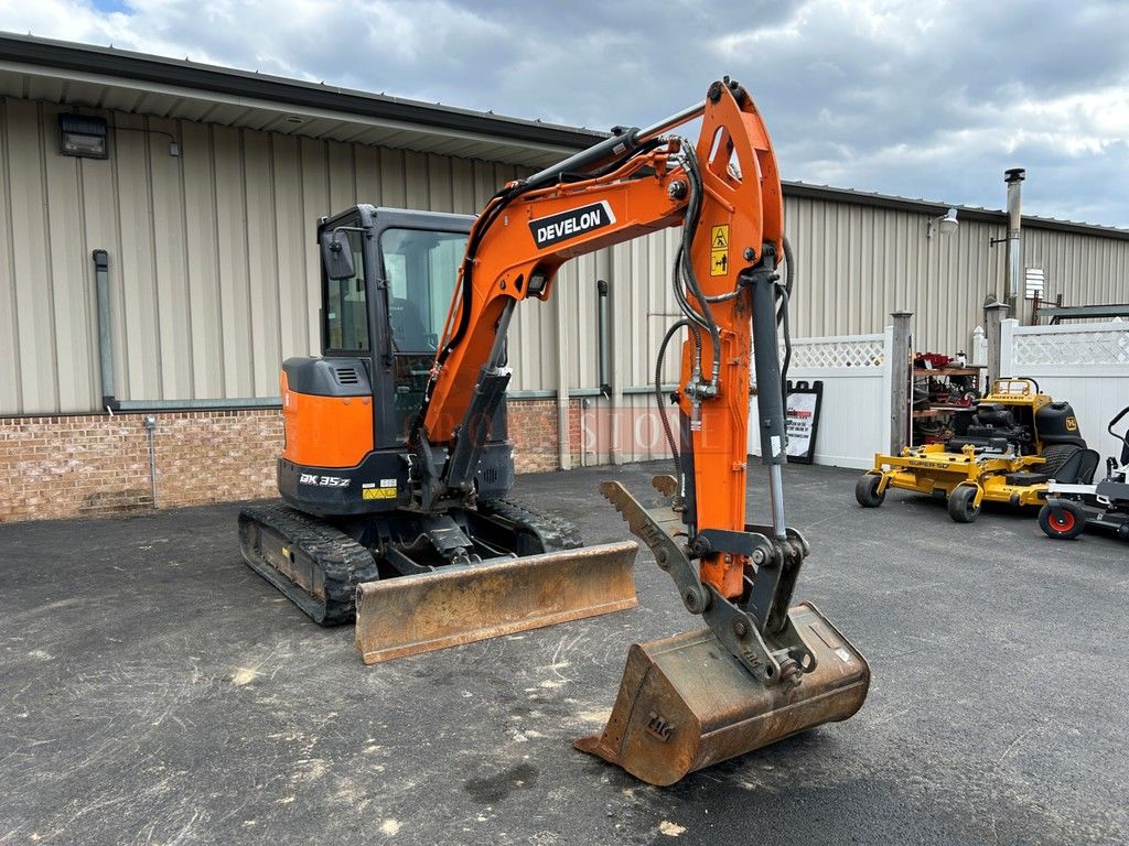 2023 Develon DX35Z-7