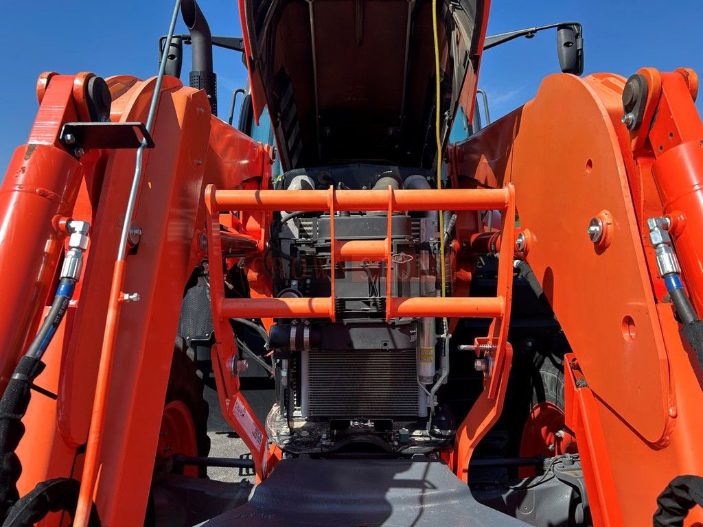 2022 Kubota M7-132 DELUXE