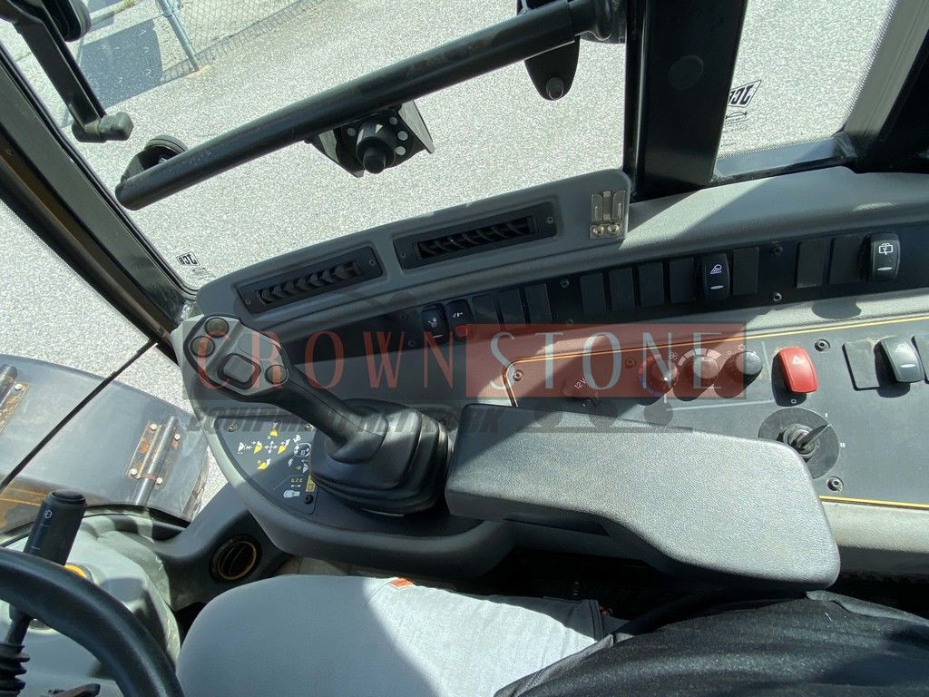 2022 JCB 407