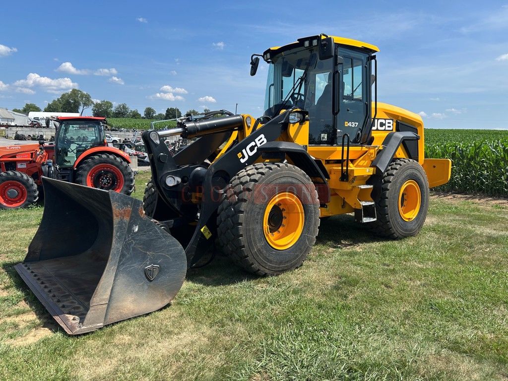 2023 JCB 437 ZX