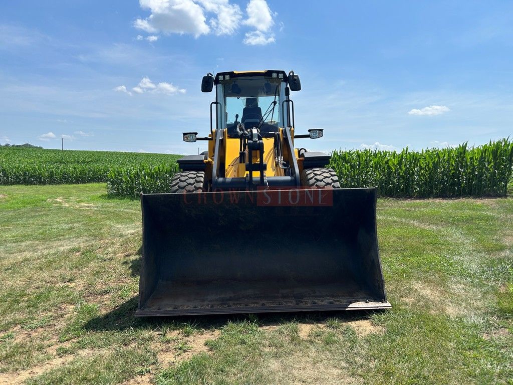2023 JCB 437 ZX