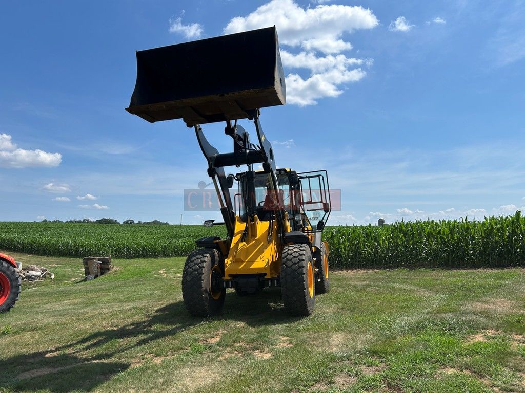 2023 JCB 437 ZX