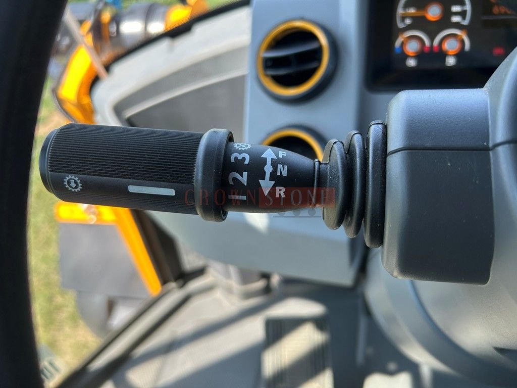 2023 JCB 437 ZX