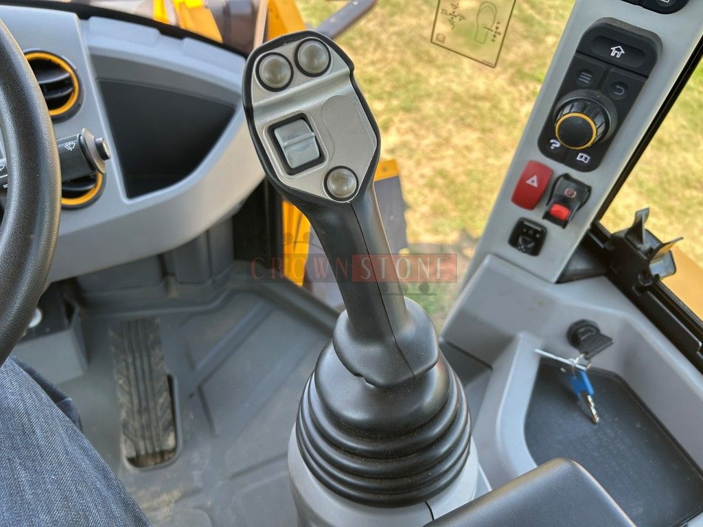 2023 JCB 437 ZX