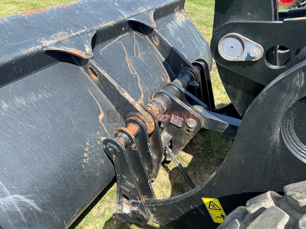 2023 JCB 437 ZX