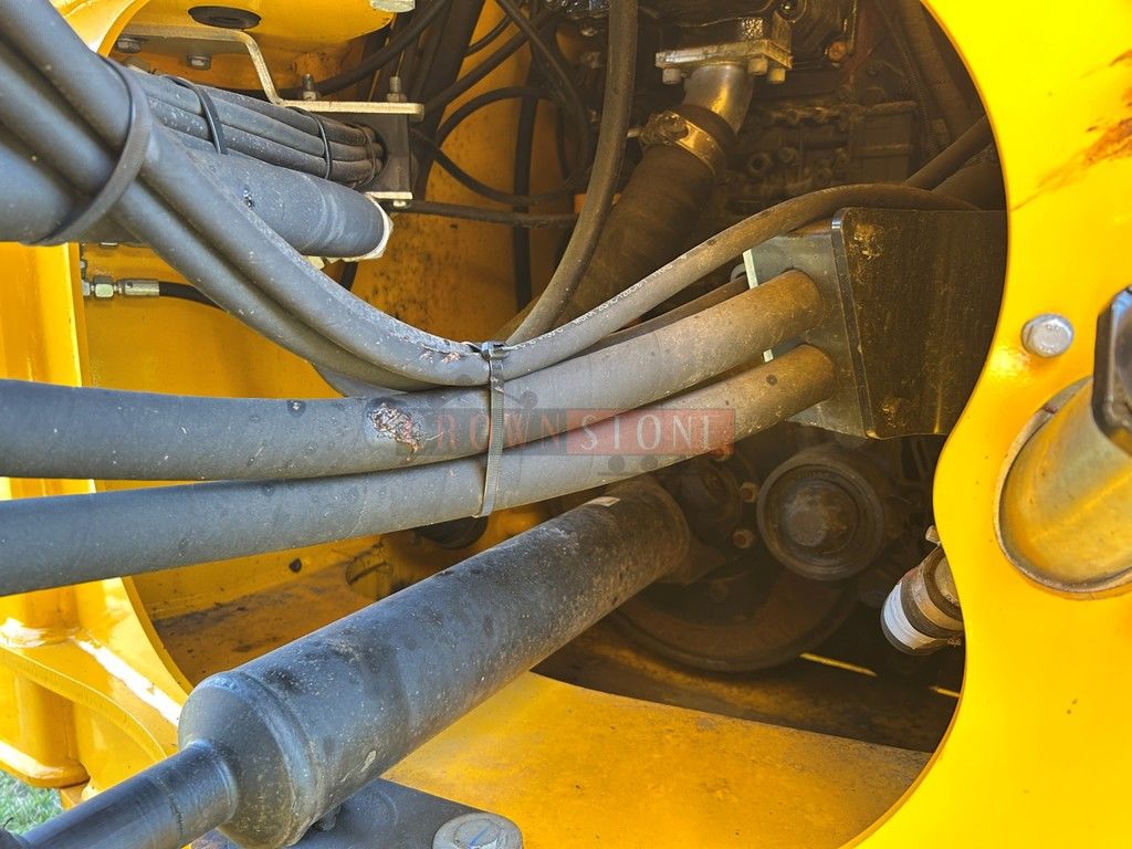 2023 JCB 437 ZX