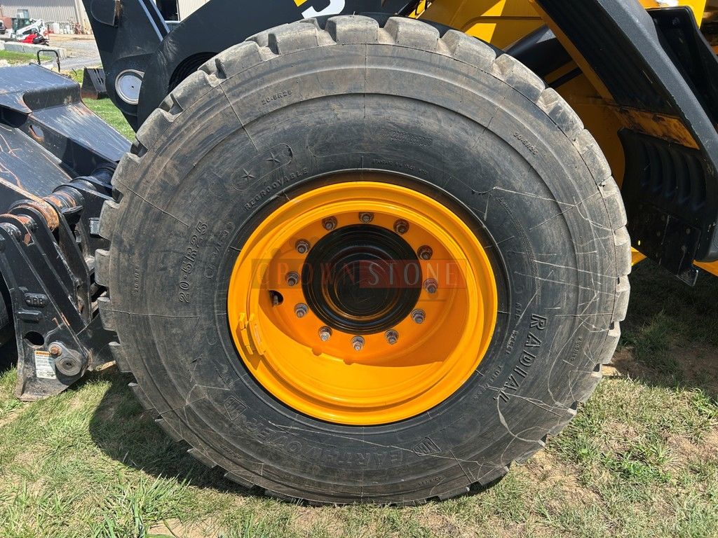 2023 JCB 437 ZX