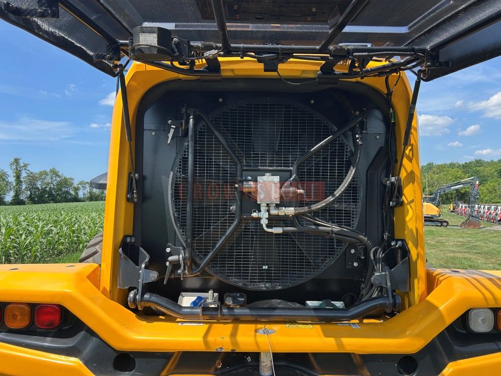 2023 JCB 437 ZX