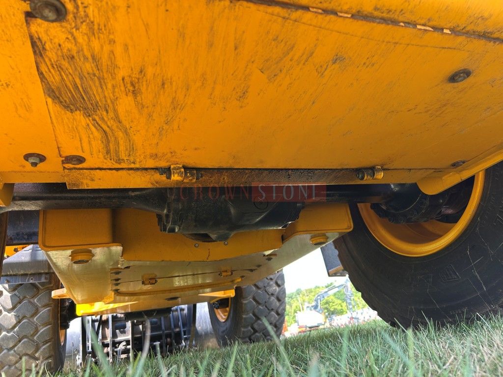 2023 JCB 437 ZX
