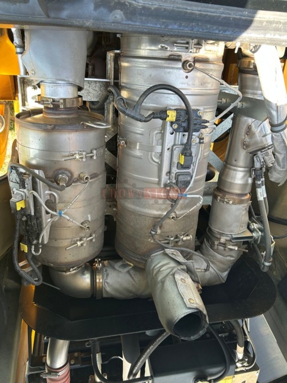 2023 JCB 437 ZX