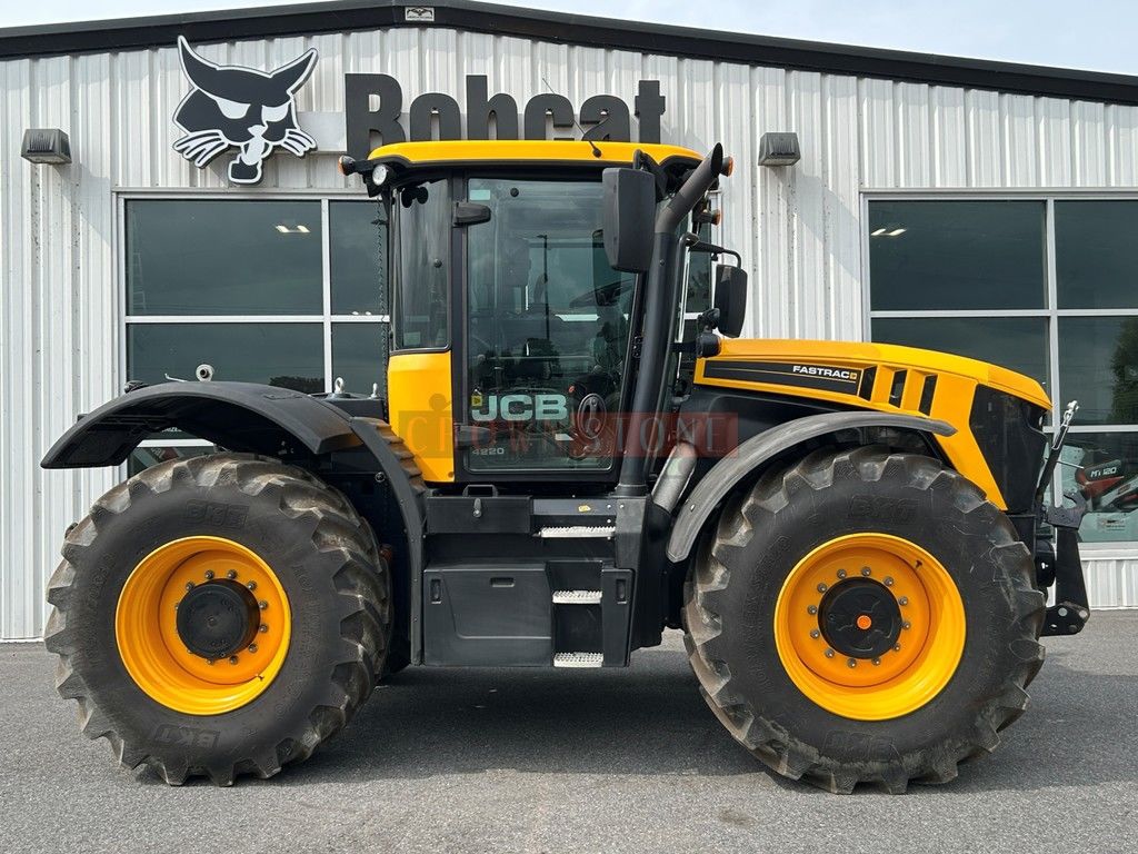 2022 JCB FASTRAC 4220