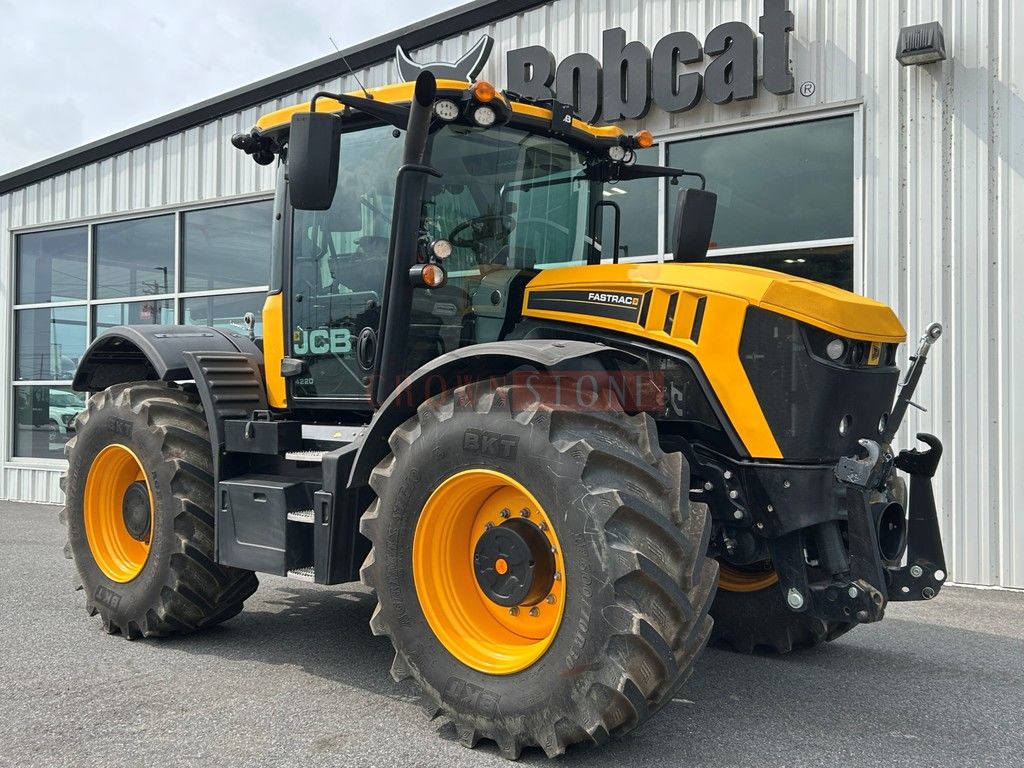 2022 JCB FASTRAC 4220