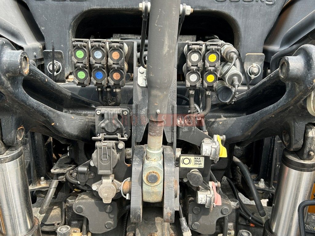 2022 JCB FASTRAC 4220
