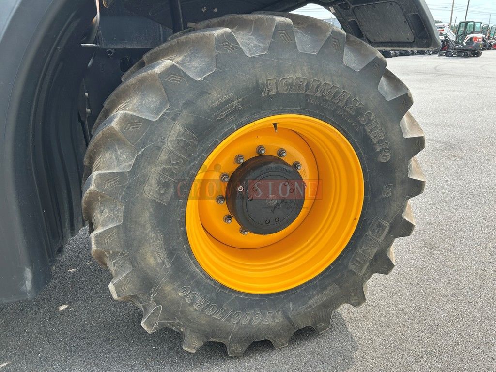 2022 JCB FASTRAC 4220