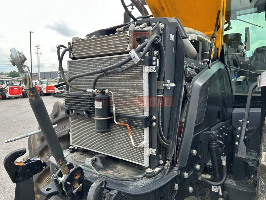 2022 JCB FASTRAC 4220