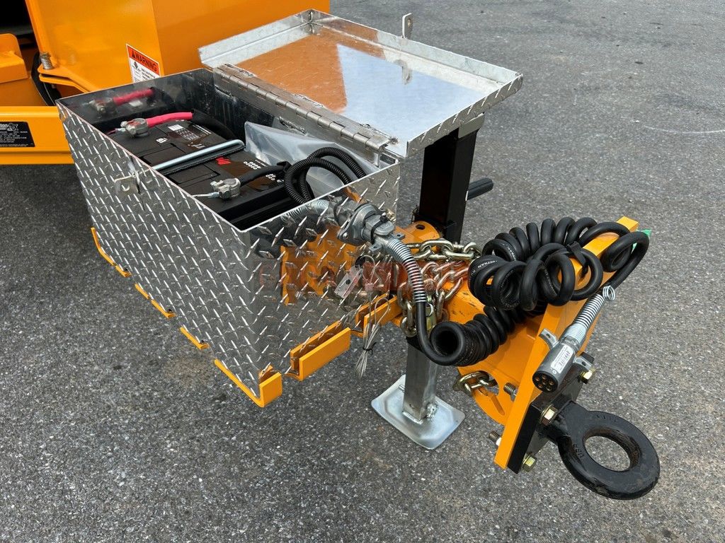 0 Carlton 1712 APACHE TOWABLE CHIPPER