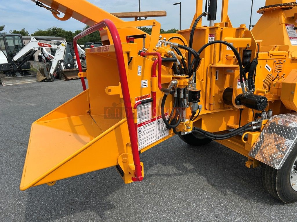 0 Carlton 1712 APACHE TOWABLE CHIPPER