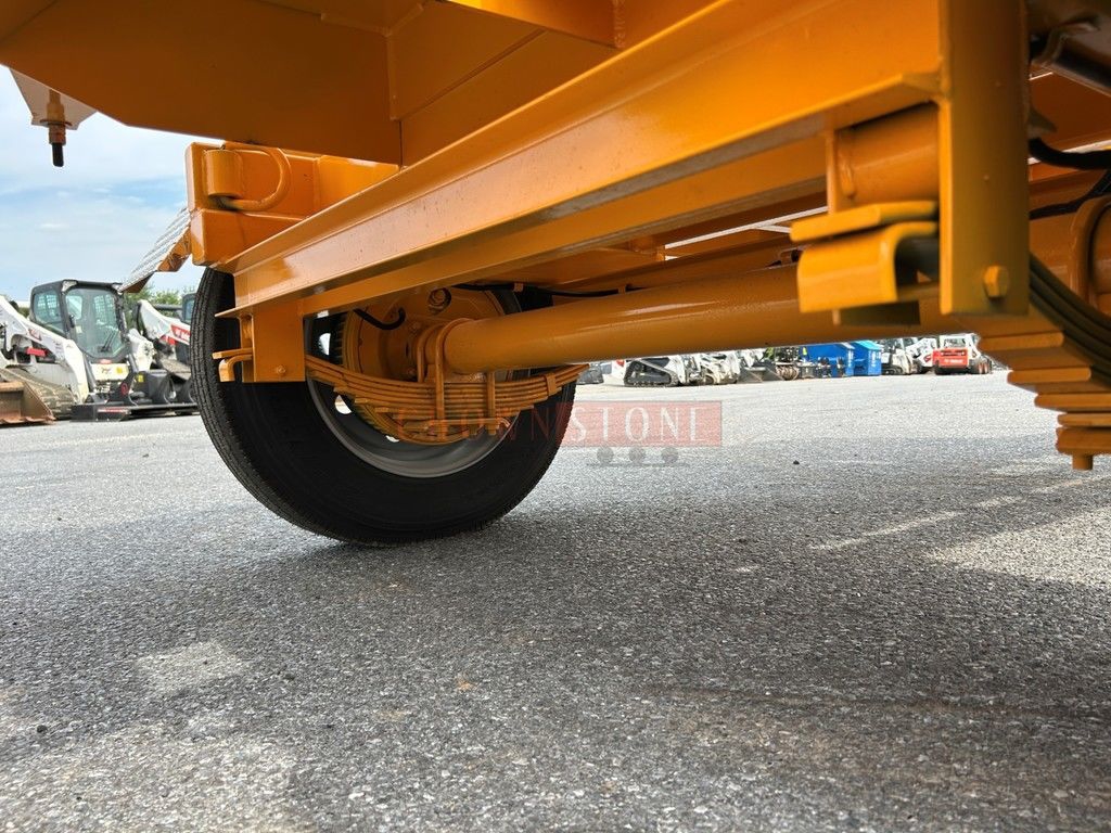 0 Carlton 1712 APACHE TOWABLE CHIPPER