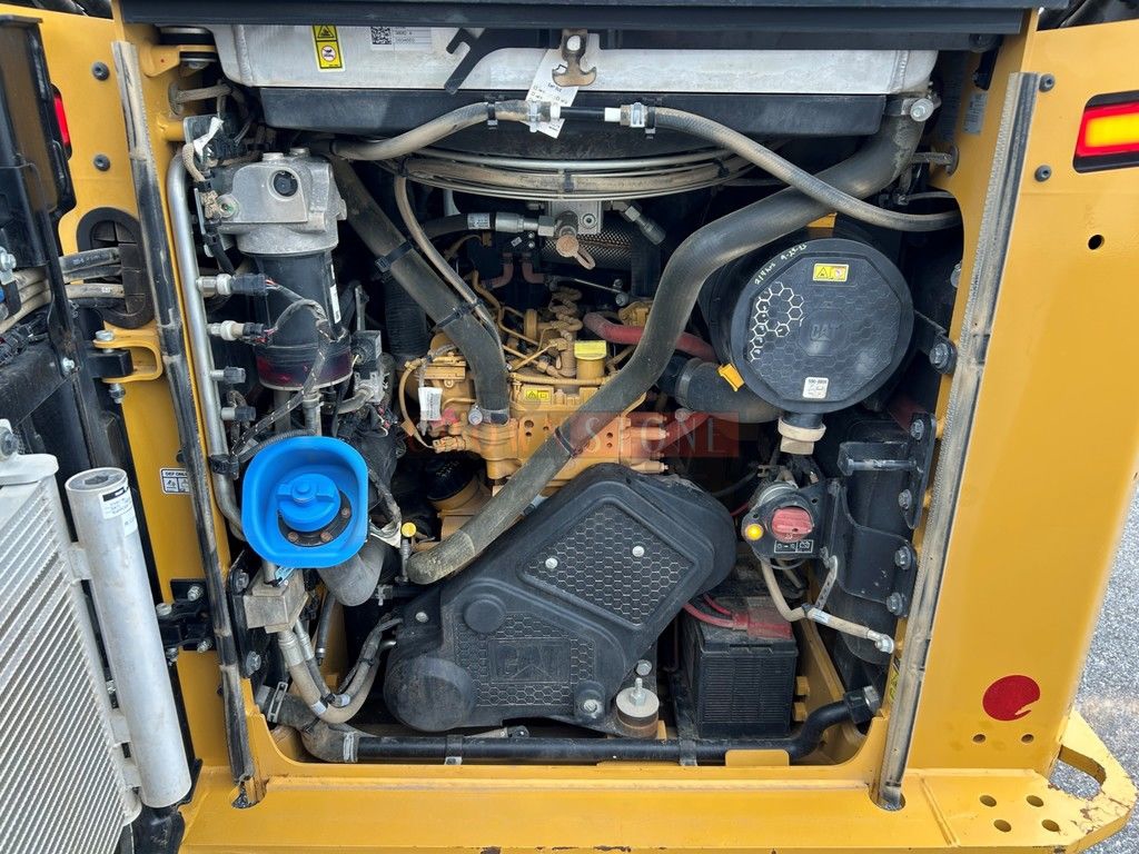 2025 Caterpillar 275