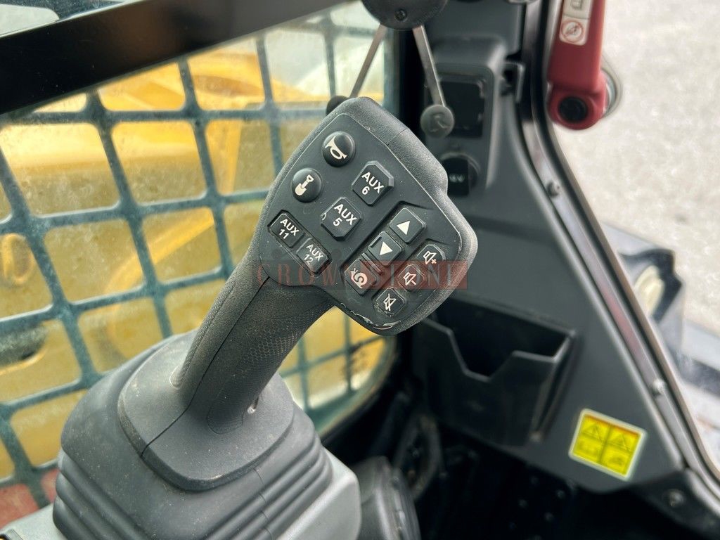 2025 Caterpillar 275