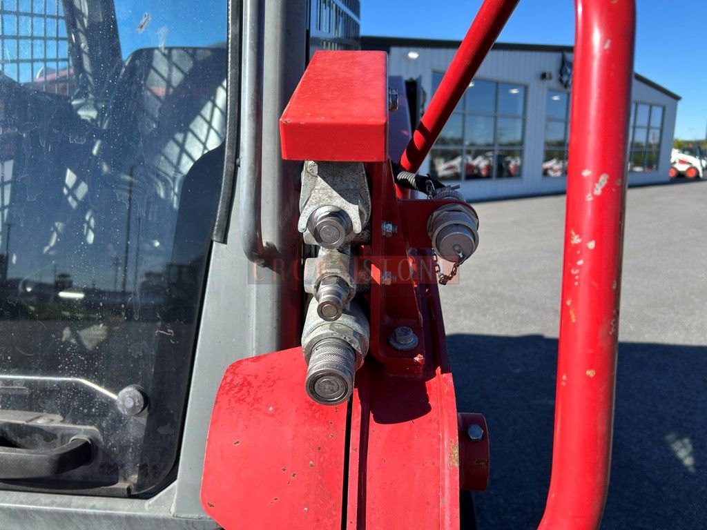 2020 Takeuchi TL8R2