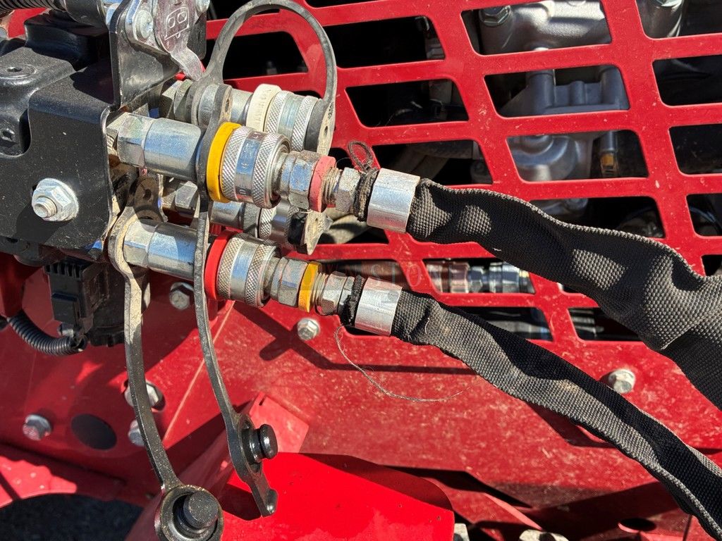 2023 Ventrac KC220