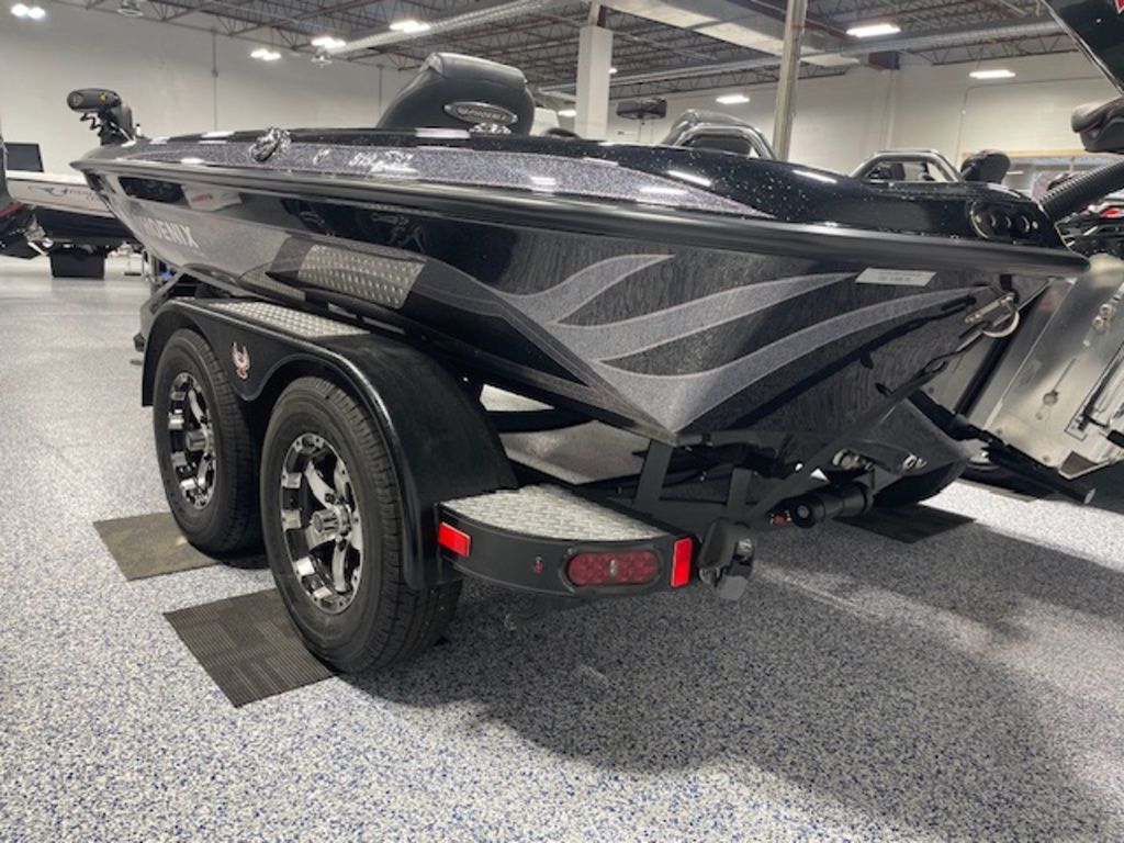 Phoenix 819 ZXL 2025 - Marine Source