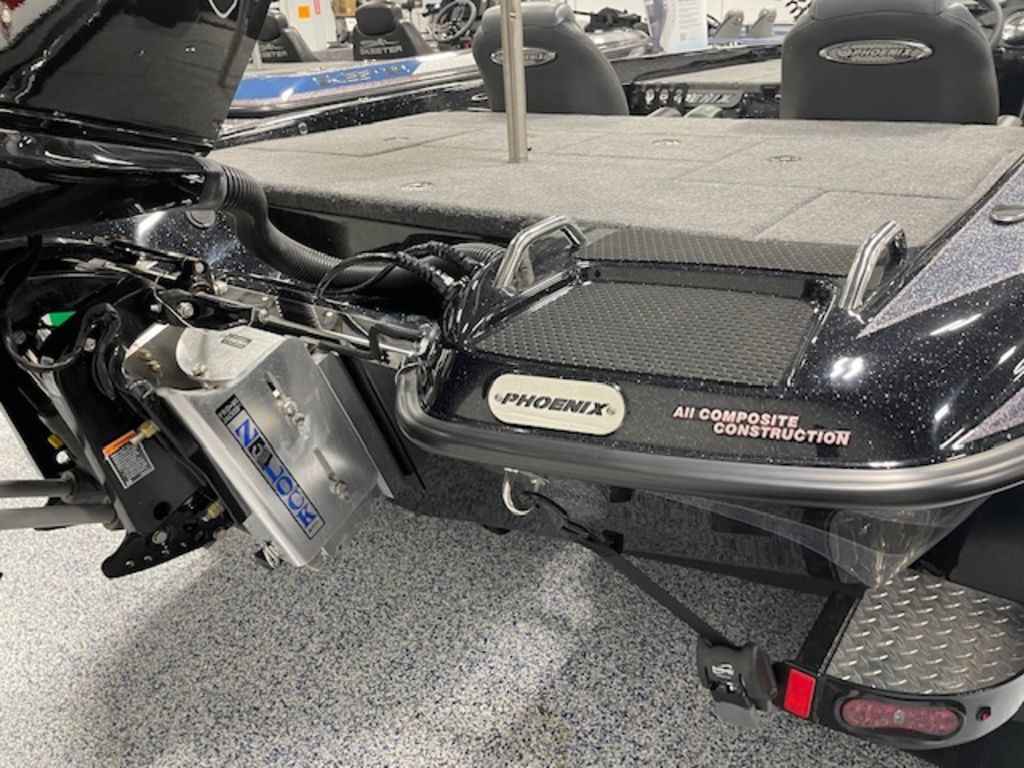 Phoenix 819 ZXL 2025 - Marine Source