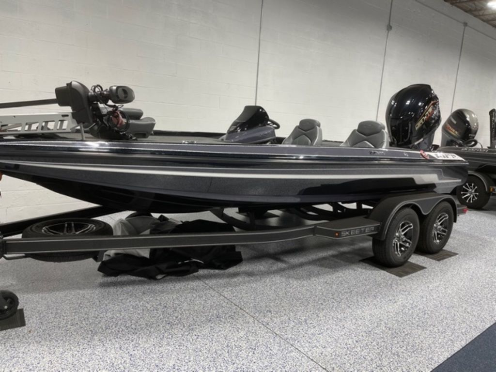 Here's our latest addition to our sliding tackle system! #phoenixbassboats  #builtbyanglersforanglers #wefishPHX