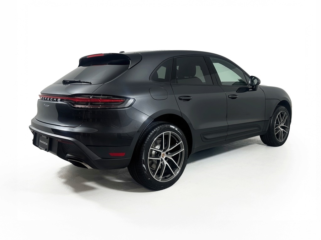 2026 Porsche Macan T - Photo 7