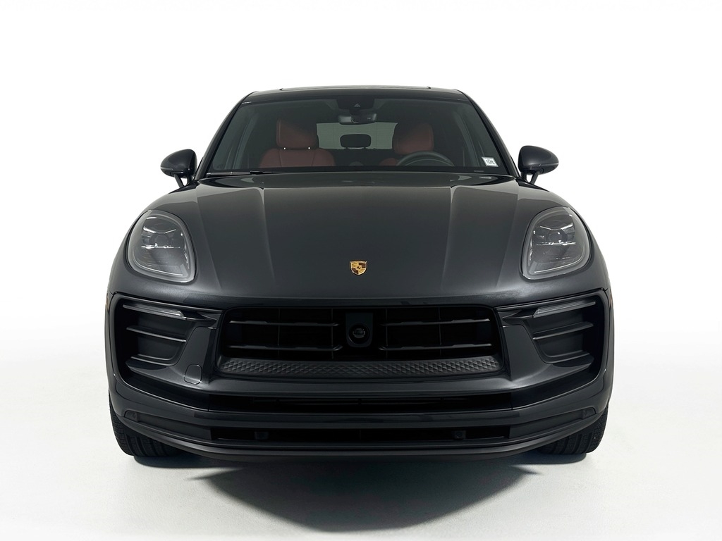 2026 Porsche Macan T - Photo 10