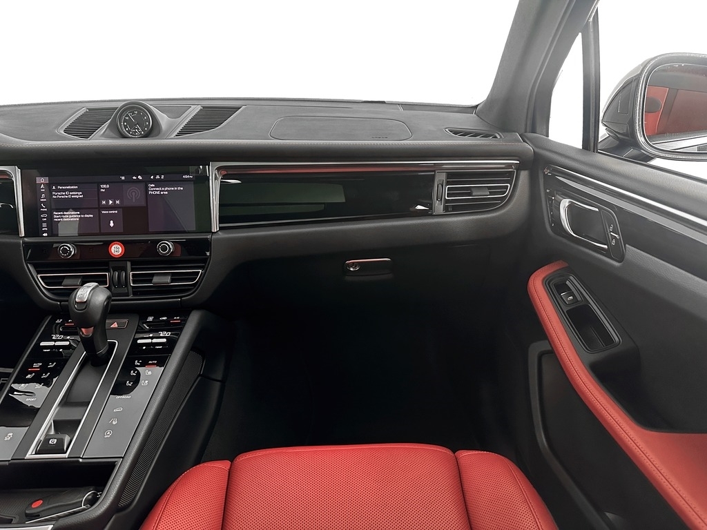 2026 Porsche Macan T - Photo 20