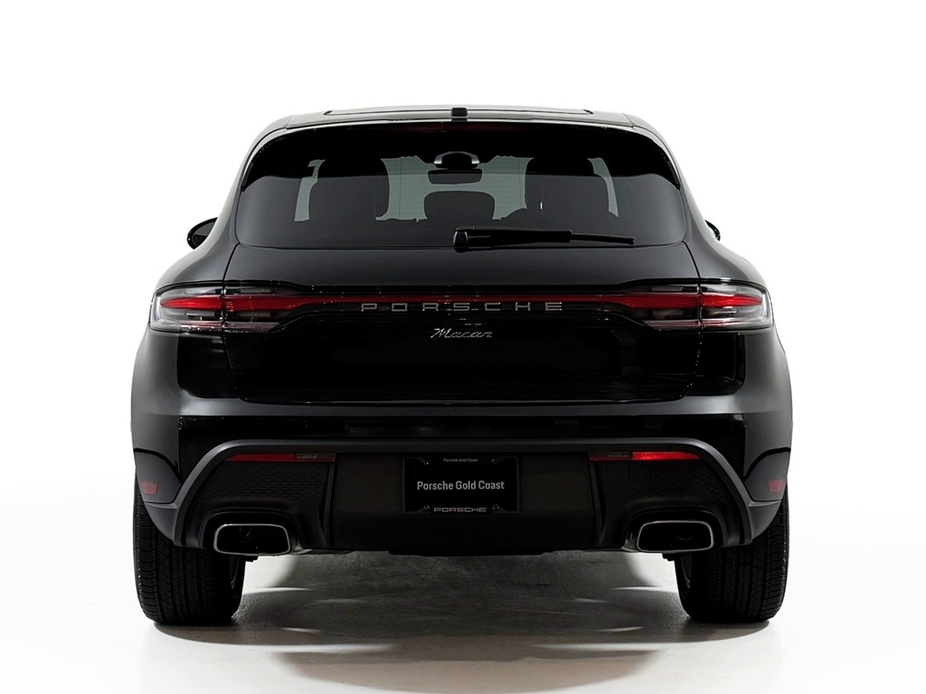 2026 Porsche Macan T - Photo 7