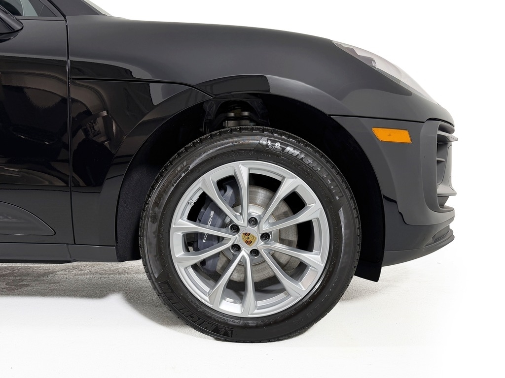 2026 Porsche Macan T - Photo 17