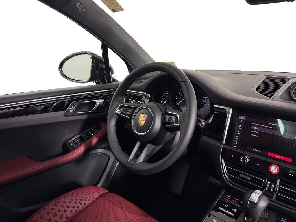 2026 Porsche Macan T - Photo 24