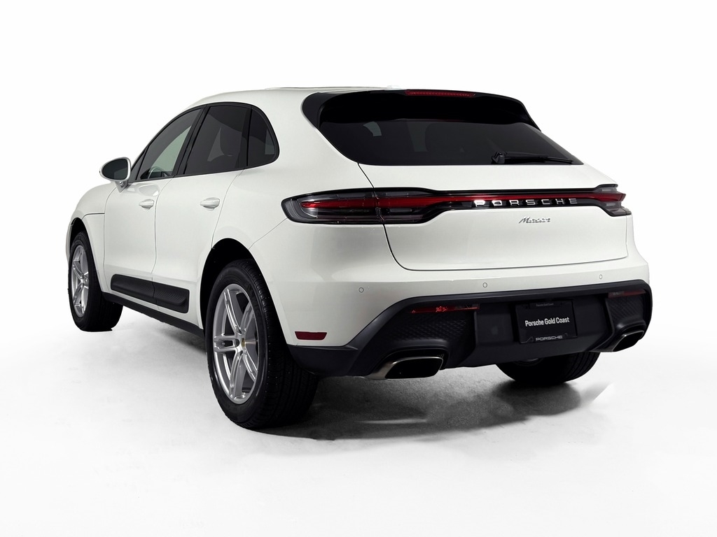 2026 Porsche Macan T - Photo 3